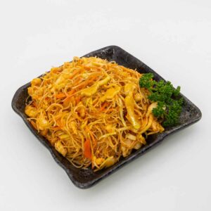 No.61 Smažené rýžové nudle s kuřecím masem a Thajsku